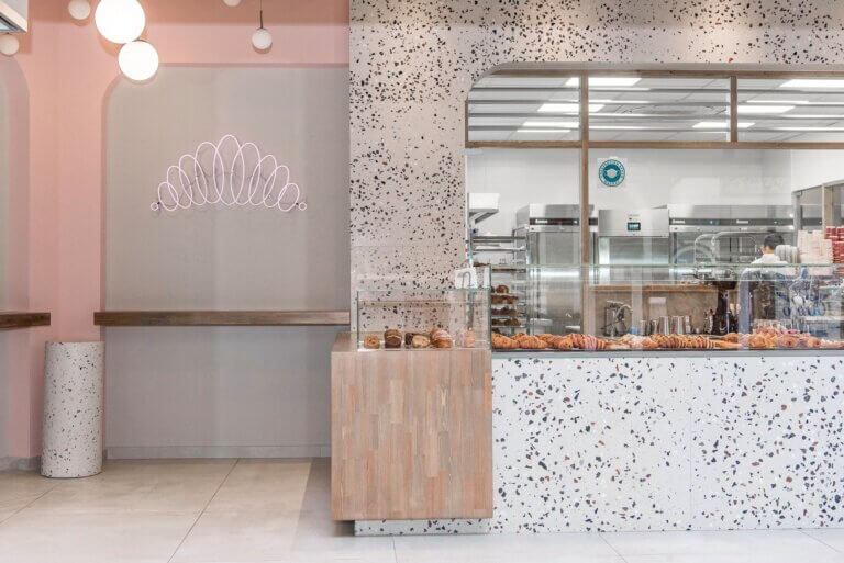 303111007 500097375453021 2114783409550638204 n 768x513