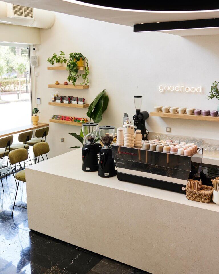 394505918 165095010005800 7732045617064781221 n 768x960