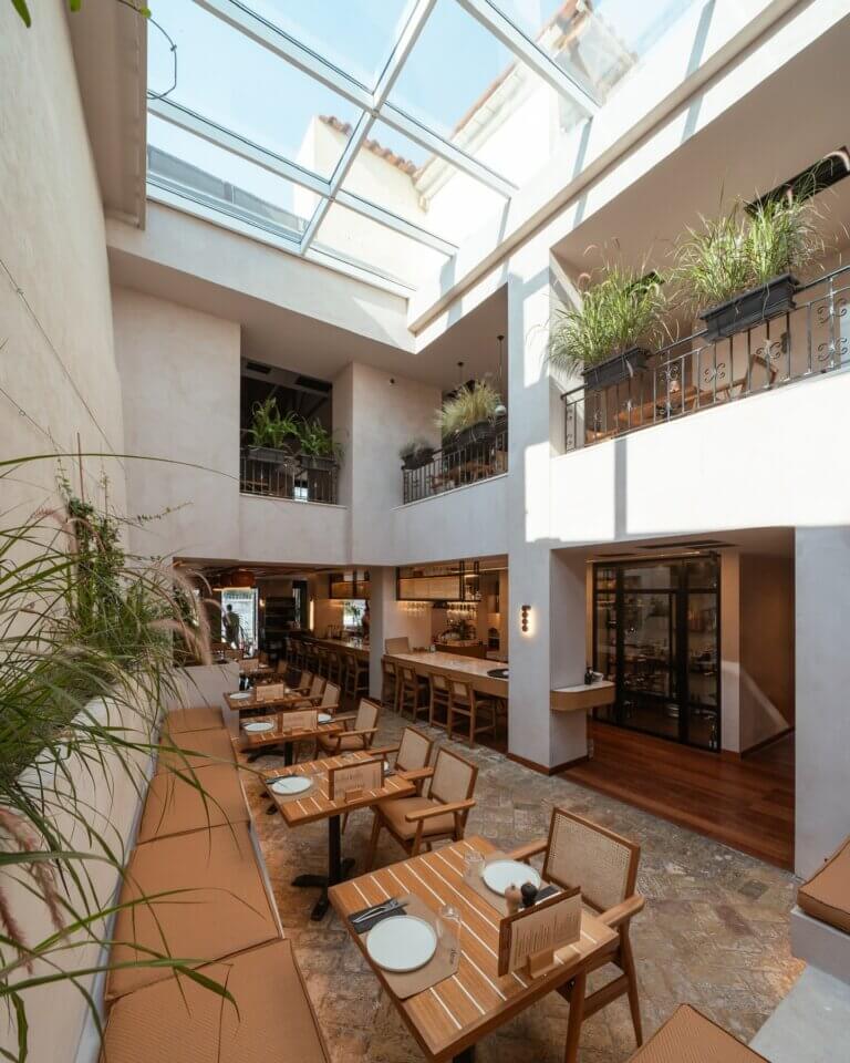 400173073 17865870648018551 947531686916934120 n 768x960