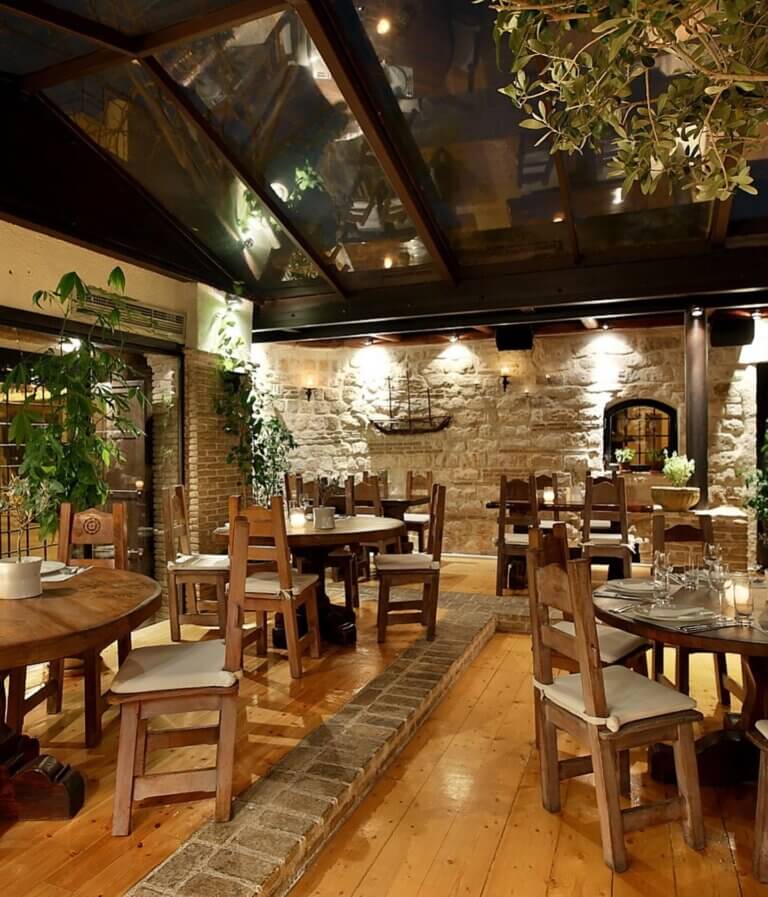 324888894 704702974372536 810349964009604190 n 768x897