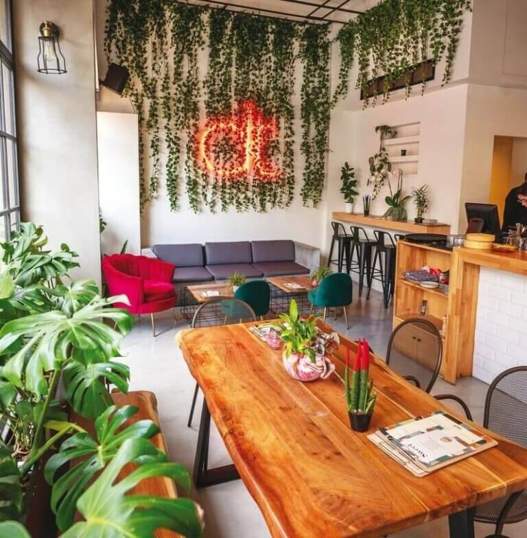 331057886 934598437708726 6571214985783955035 n 768x784